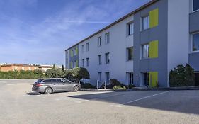 B&B HOTEL Orange - Échangeur A7 A9